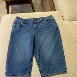 Woman’s Tommy Bahama Jean Shorts